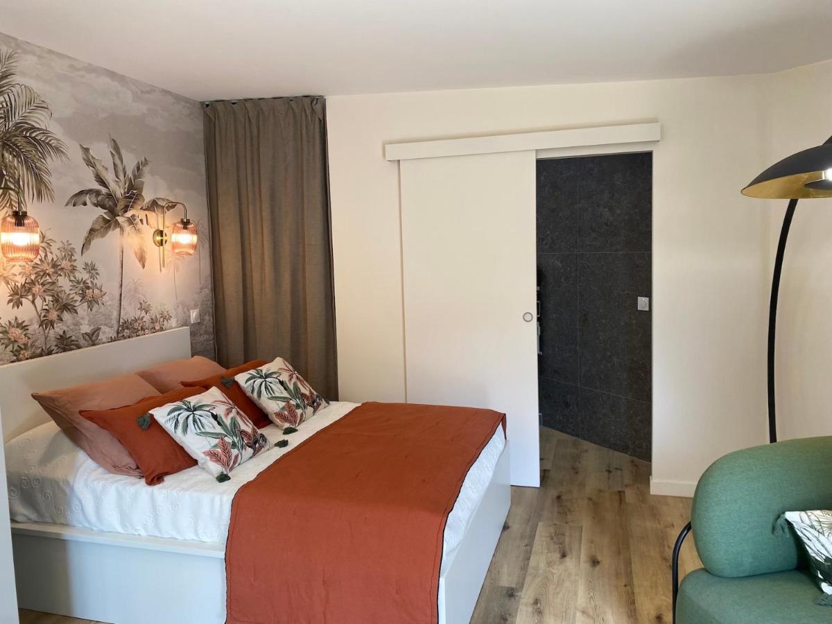 לצ'י Hotel Du Pont De L'Oso מראה חיצוני תמונה