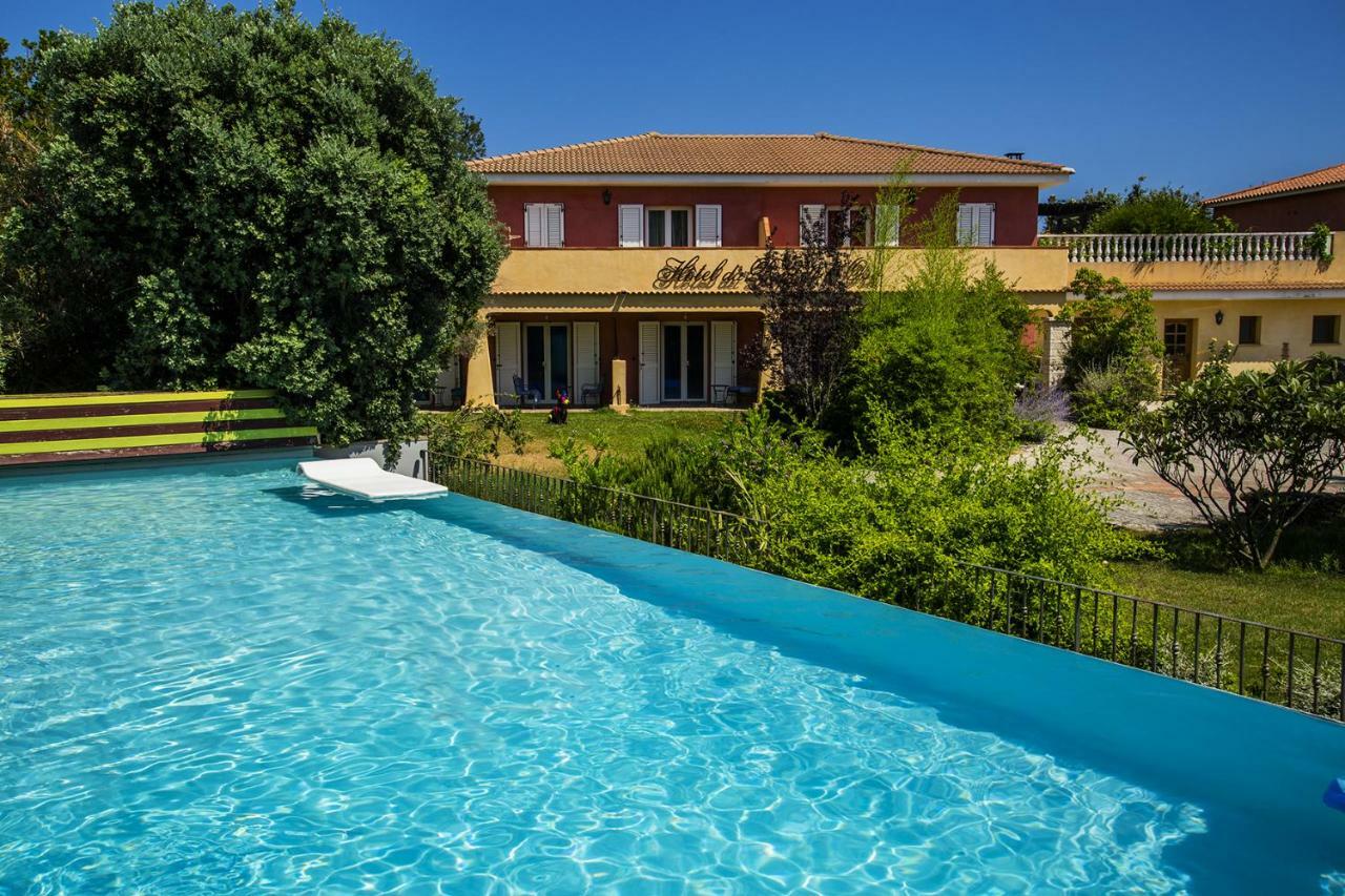 לצ'י Hotel Du Pont De L'Oso מראה חיצוני תמונה
