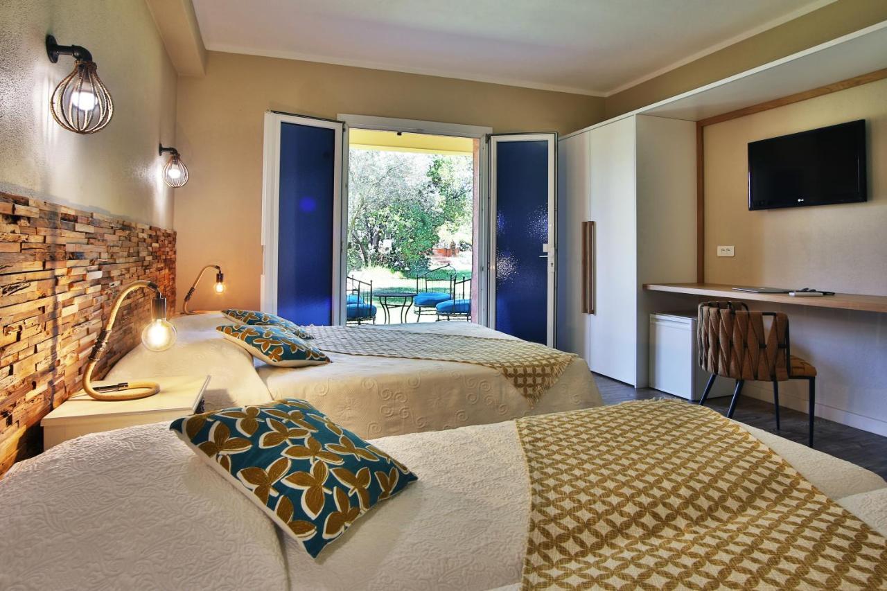 לצ'י Hotel Du Pont De L'Oso מראה חיצוני תמונה