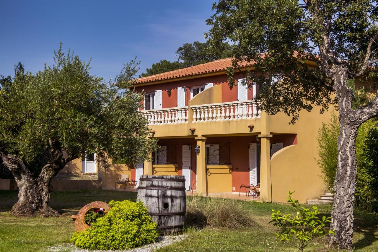 לצ'י Hotel Du Pont De L'Oso מראה חיצוני תמונה
