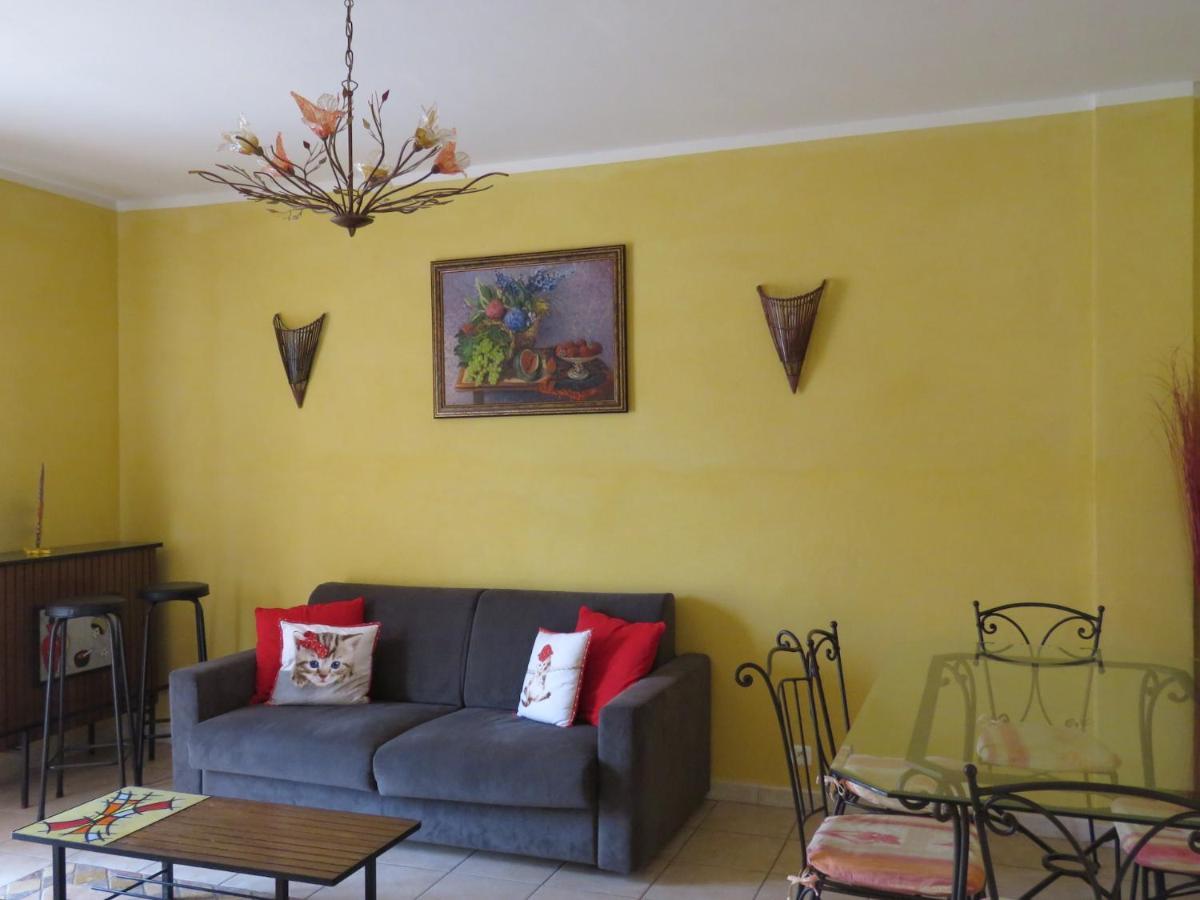 לצ'י Hotel Du Pont De L'Oso מראה חיצוני תמונה