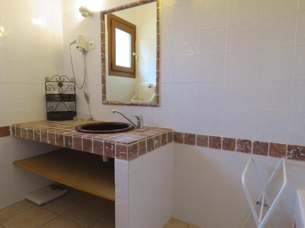 לצ'י Hotel Du Pont De L'Oso מראה חיצוני תמונה