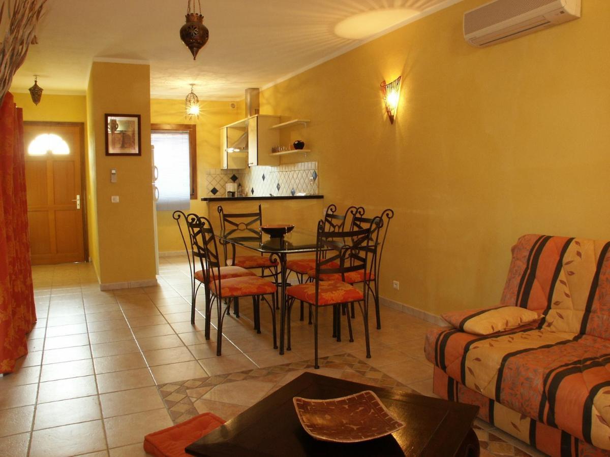 לצ'י Hotel Du Pont De L'Oso מראה חיצוני תמונה