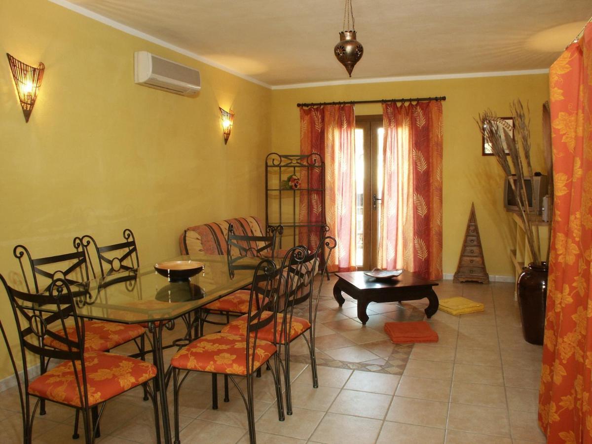 לצ'י Hotel Du Pont De L'Oso מראה חיצוני תמונה