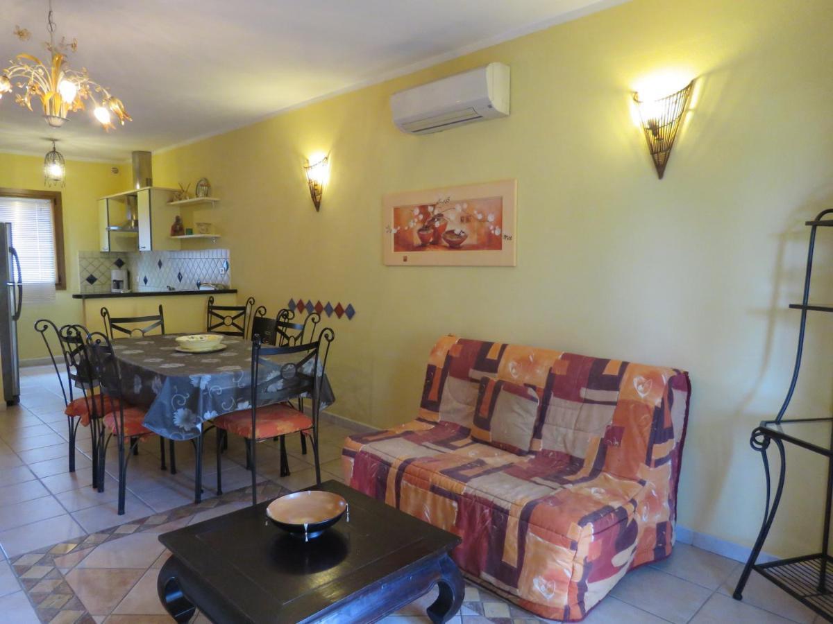 לצ'י Hotel Du Pont De L'Oso מראה חיצוני תמונה