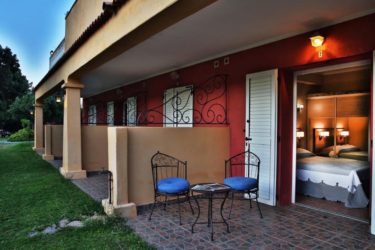 לצ'י Hotel Du Pont De L'Oso מראה חיצוני תמונה